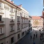 Elegant Apartment Royal Castle